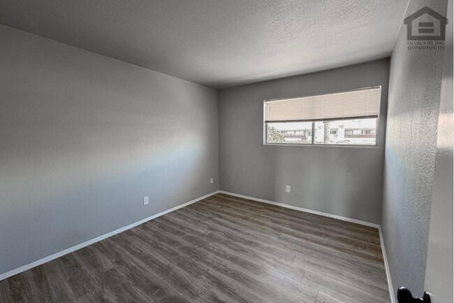 Building Photo - 3Bed/2Bath Townhouse at 47th Ave/Maryland Ave! Ready for Immediate Move-In! – FENCED-IN YARD!