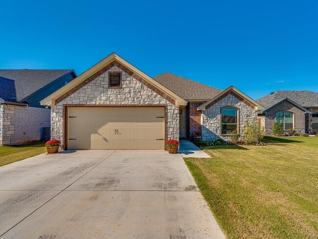 Building Photo - 3308 White Horse Dr