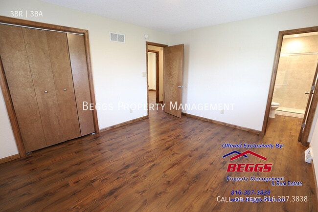 Building Photo - 1221 Broadmore Ln