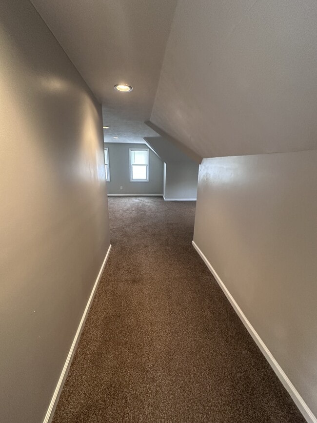 Building Photo - 1240 Avondale Rd