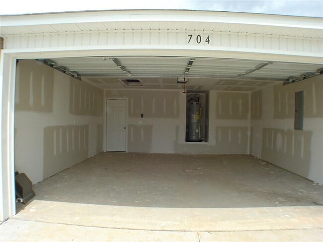 Building Photo - 704 NW 70th Ave