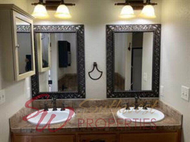 Building Photo - Beautiful 3 Bed / 2 Bath Home in Golf Course Community