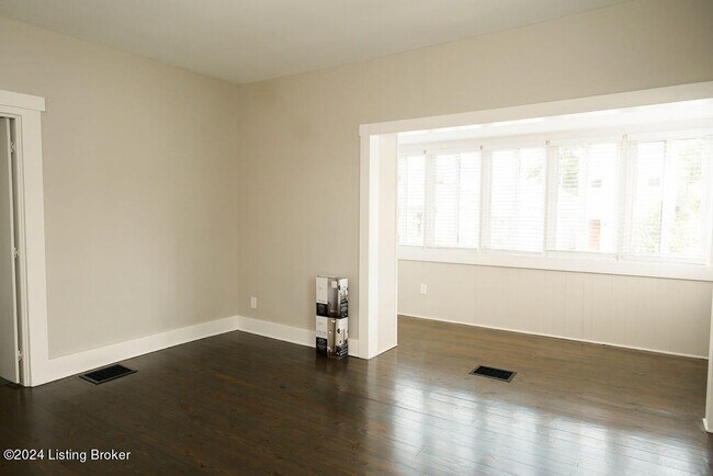 Building Photo - 208 Pope St