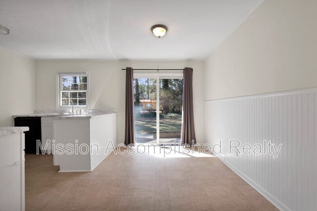 Building Photo - 7262 Ryan St