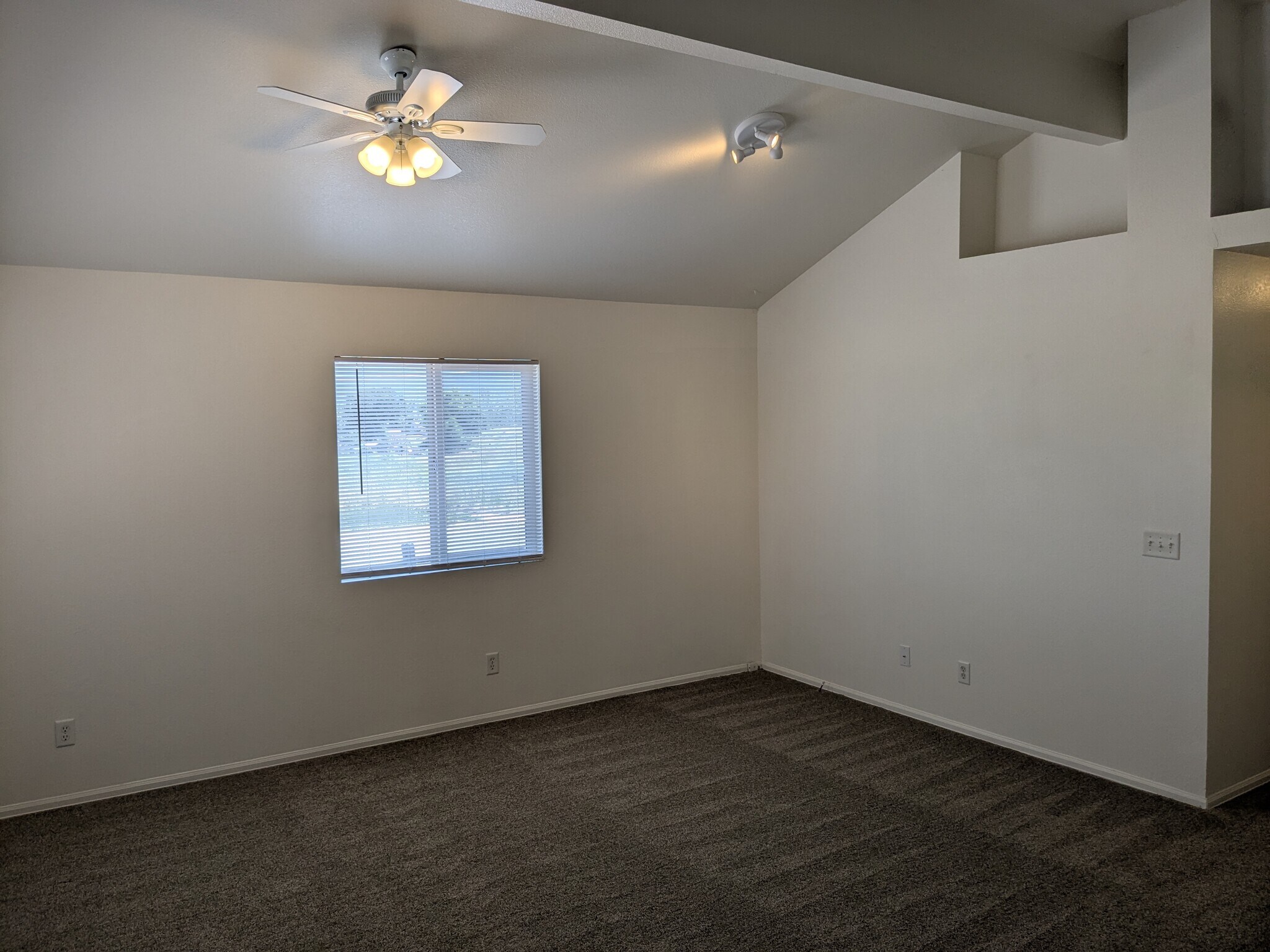 Livingroom - 1651 N 15th St