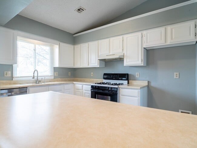 Building Photo - 2714 E Central Ave