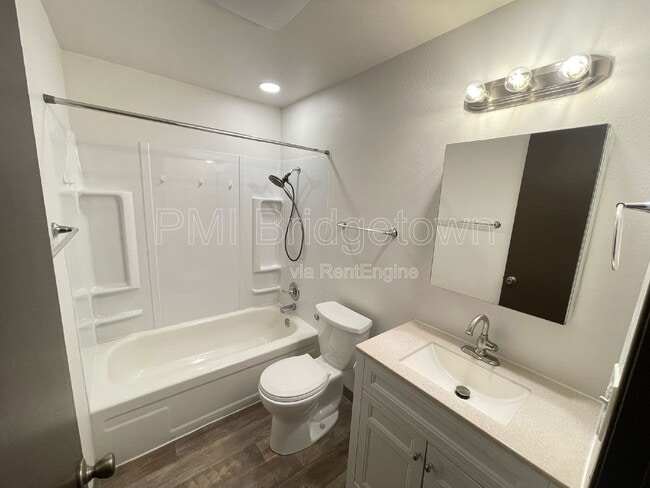 Building Photo - 4821 NE Prescott St