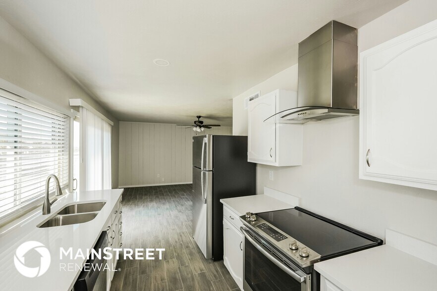 Building Photo - 617 Faye St