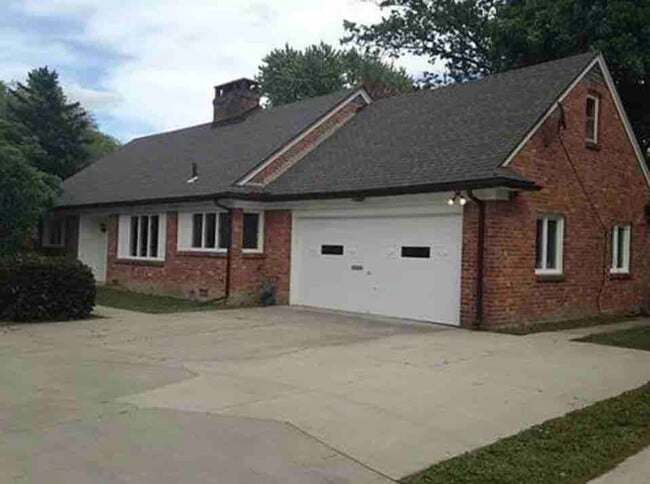 Primary Photo - 3735 Heatherdowns Blvd