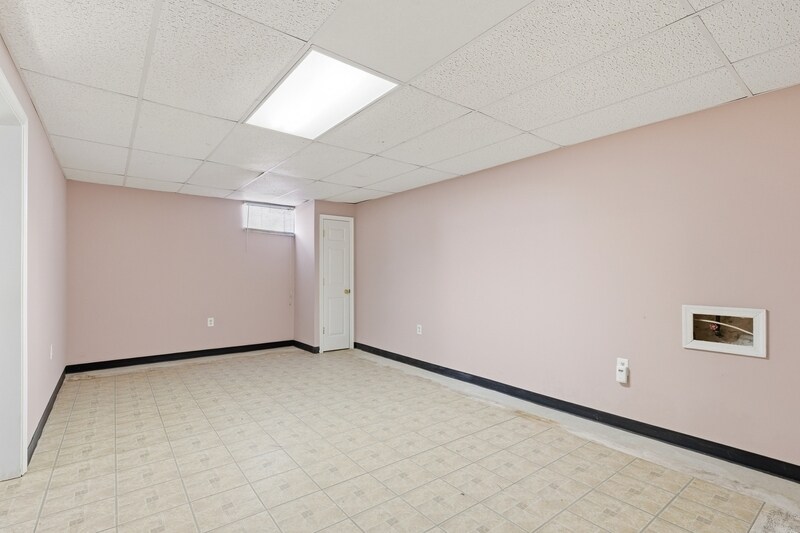 Building Photo - 4315 Spencer St