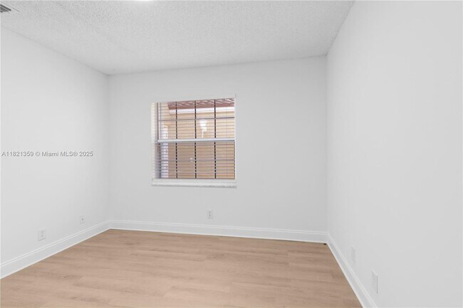Building Photo - 1525 Seabay Rd