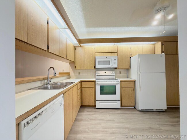 Building Photo - 2581 Village Blvd
