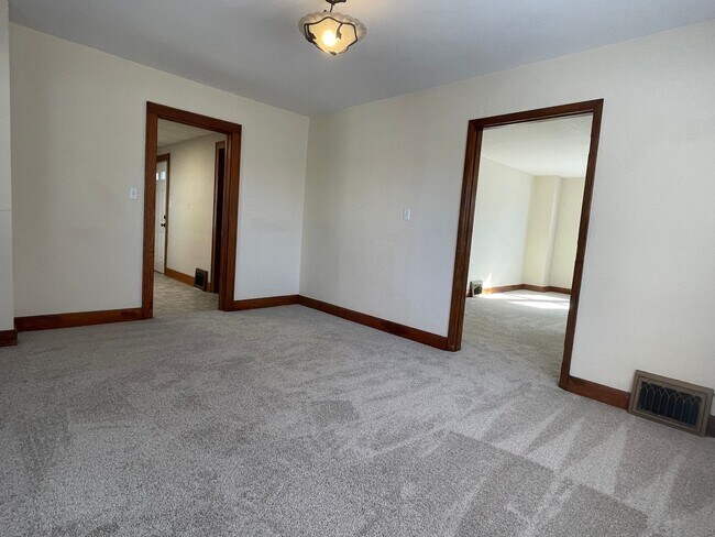Building Photo - BRICK & ROLL  3 BEDROOM 1.5 BATH PARADISE ...