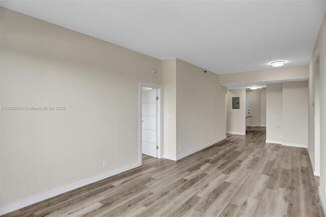 Building Photo - 8816 Collins Ave