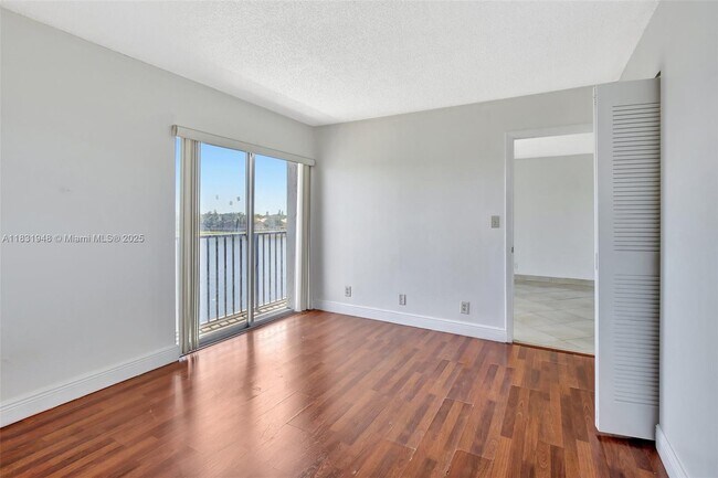 Building Photo - 8720 N Sherman Cir