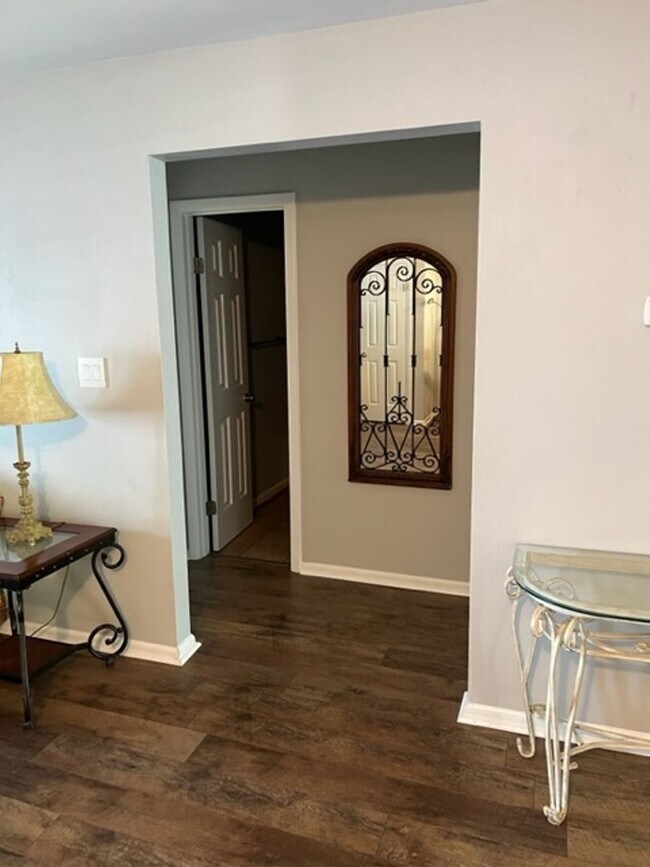 Building Photo - CHIC'S BEACH