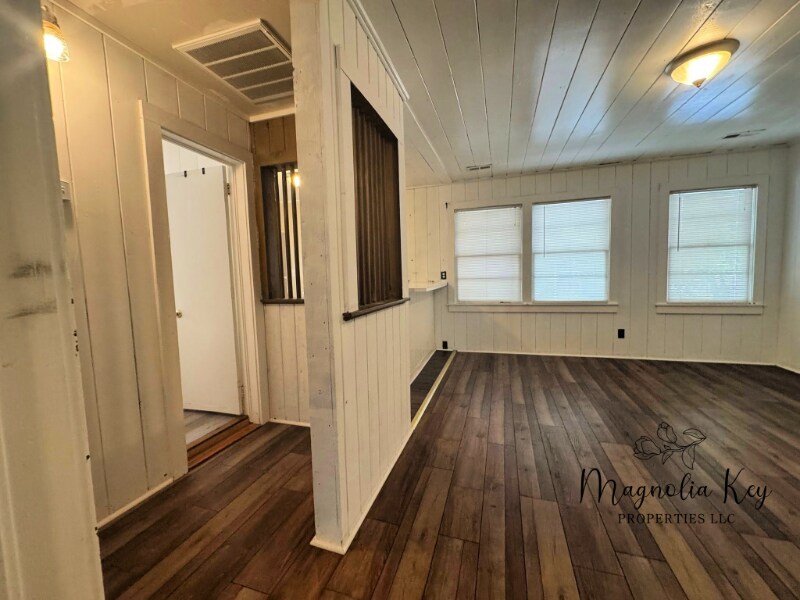 Building Photo - 7203 Porcher Dr