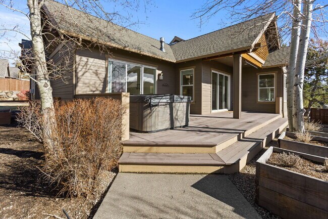 Building Photo - Modern Design Meets Mountain Living on Ben...