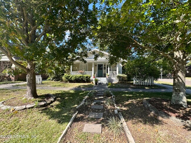 Building Photo - 3649 Walsh St