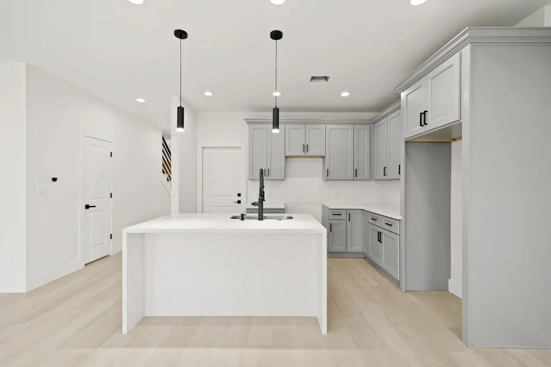 Building Photo - 8131 Woodward St