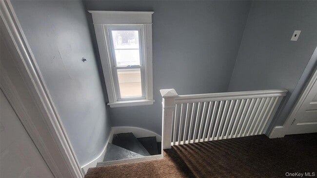 Building Photo - 107 Smith St