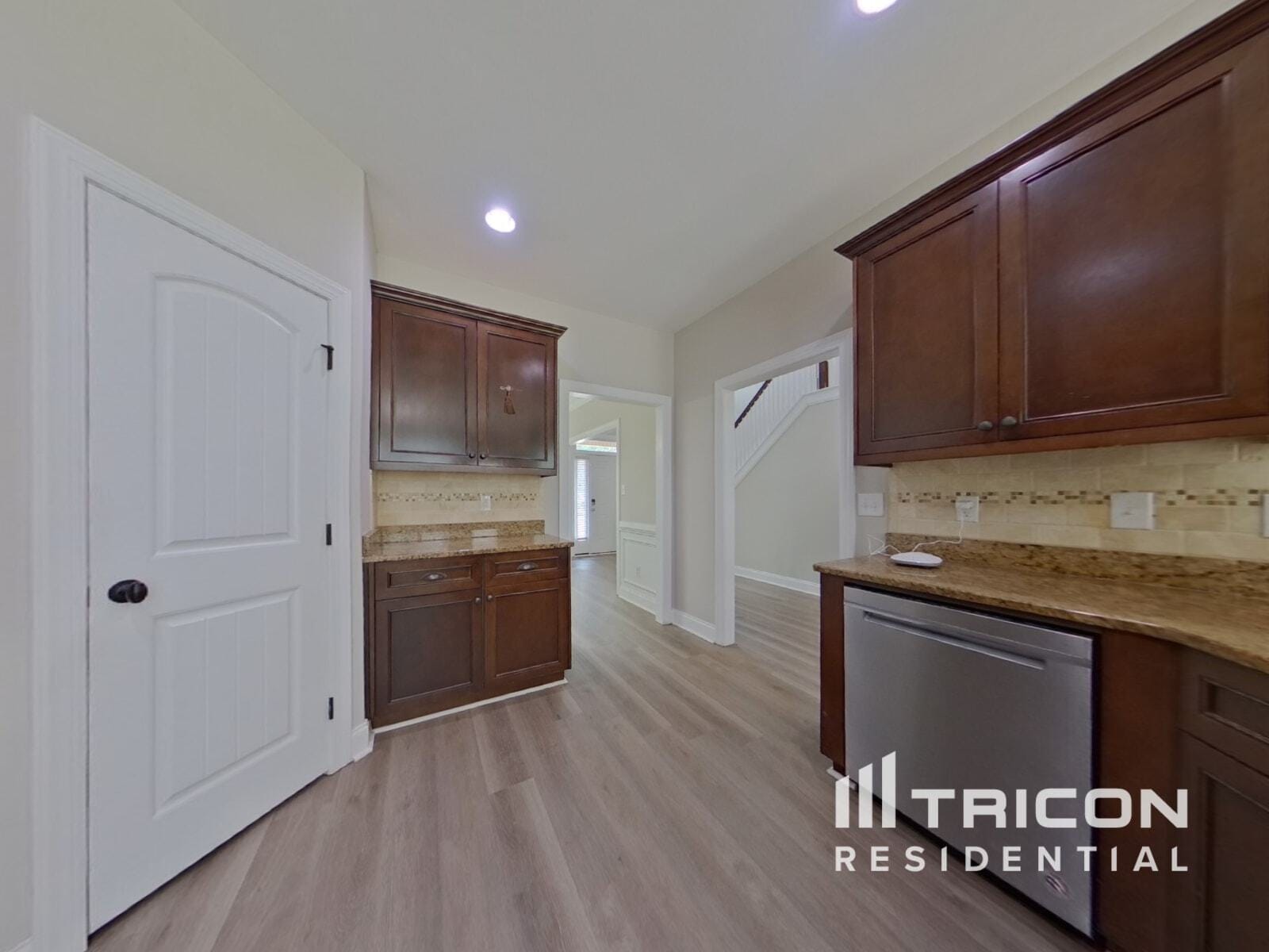 Building Photo - 286 Palamon Dr