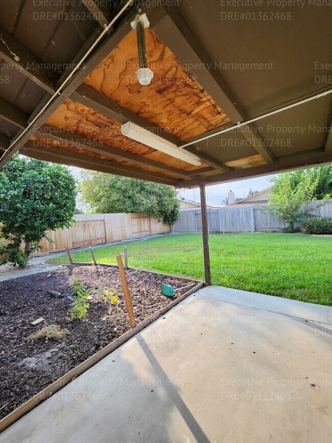Building Photo - 3 bedroom/ 2 bath house near Pacheco Rd/ A...