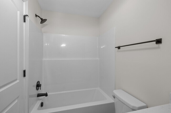 Building Photo - 4400 Laurel Rdg Dr