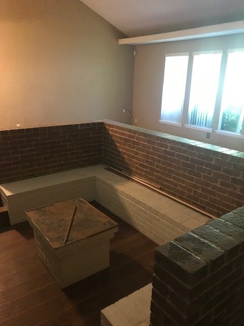 Building Photo - Large 1970's Home In Jenks School District!