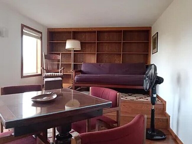 Building Photo - Furnished MID-TERM ~ Unique Ocean Front House