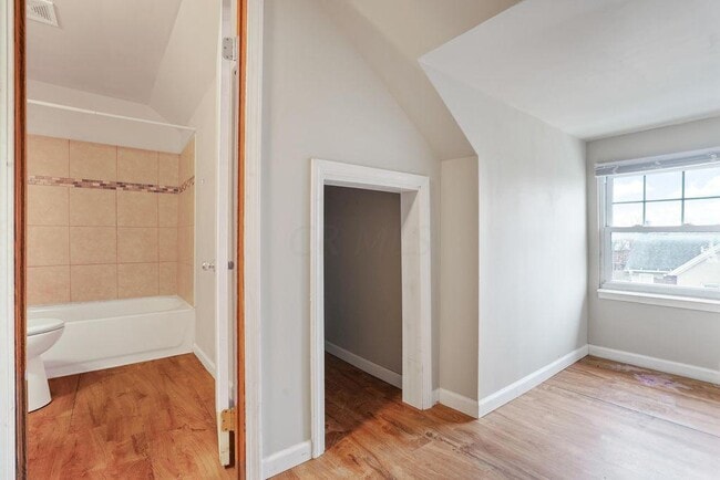 Building Photo - 320-322 E 12th Avenue