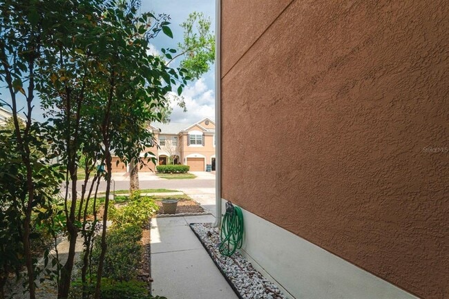 Building Photo - 26532 Castleview Way