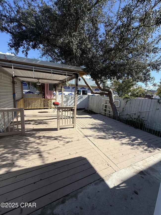 Building Photo - 7300 Sunset Ave