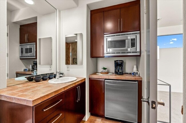 Building Photo - 50380 Vía Serenidad