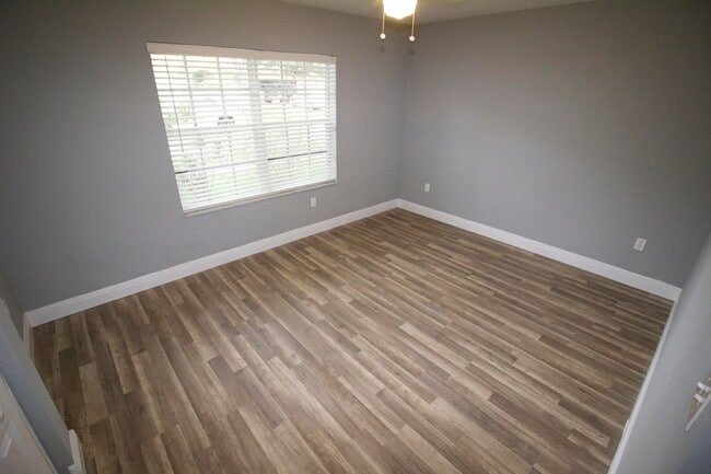 Building Photo - 5086 Rambler Rose Way