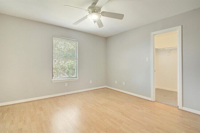 Building Photo - 4204 Lorimar Dr