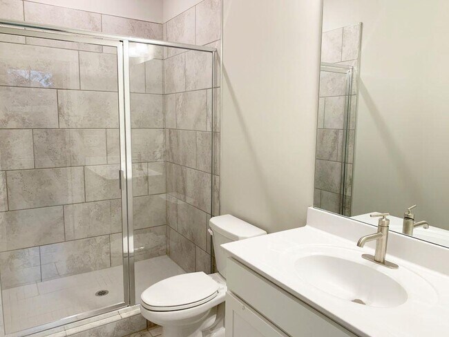 Building Photo - 6023 Skellig St