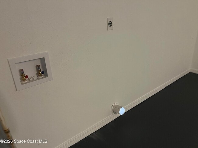 Building Photo - 1071 Cadillac Dr NE