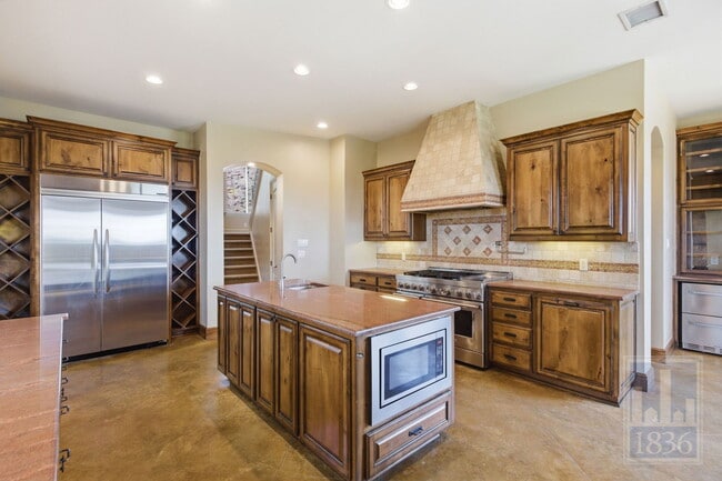 Building Photo - 8205 Asmara Ct