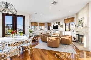 Building Photo - 320 33rd St