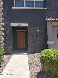 Building Photo - 2244 E Huntington Dr
