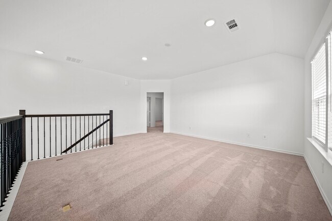 Building Photo - 649 Amber Fls Dr