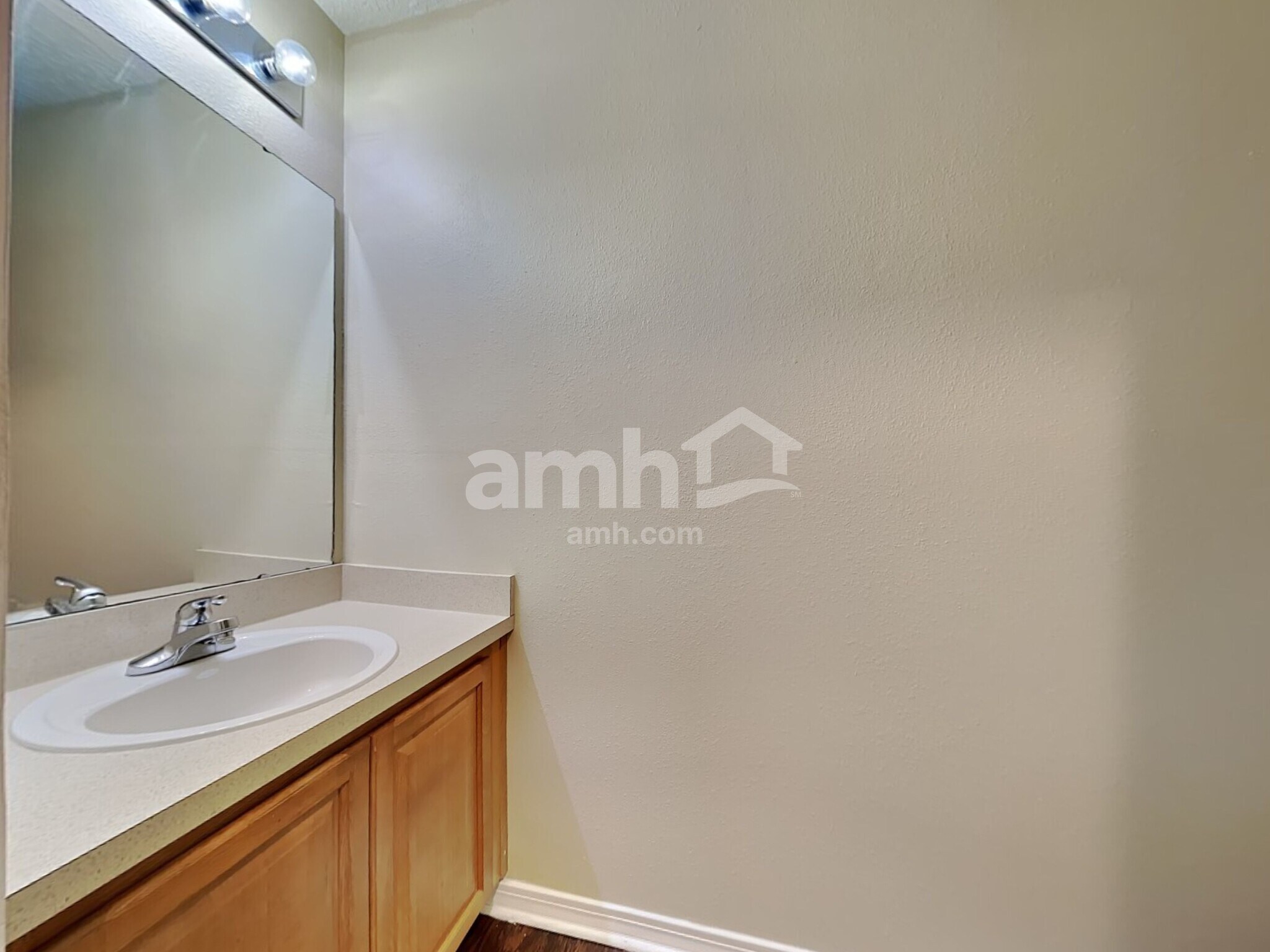 Building Photo - 7652 Vandalay Dr