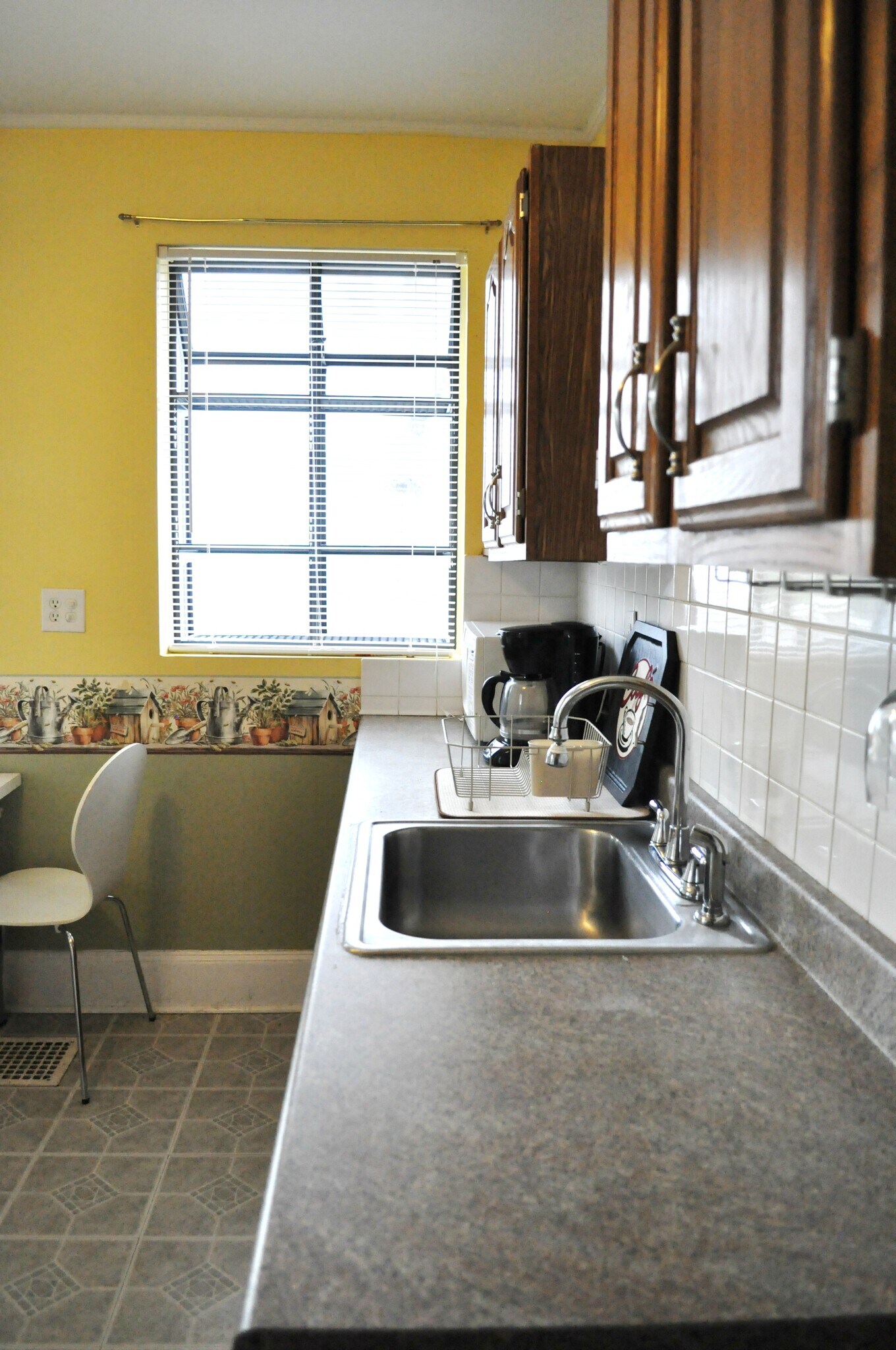 Building Photo - 592 Central Avenue