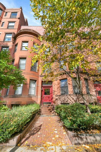 Building Photo - 403 Marlborough St