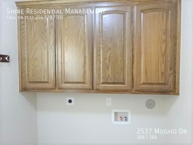 Building Photo - 2537 Mugho Dr