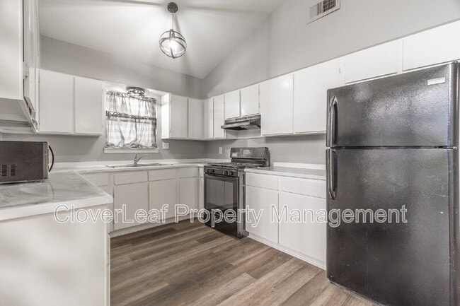 Building Photo - 319 Gaiety Ln