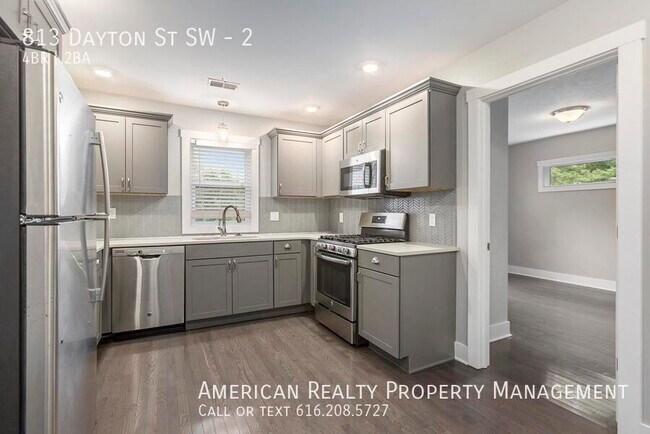 Building Photo - 813 Dayton St SW