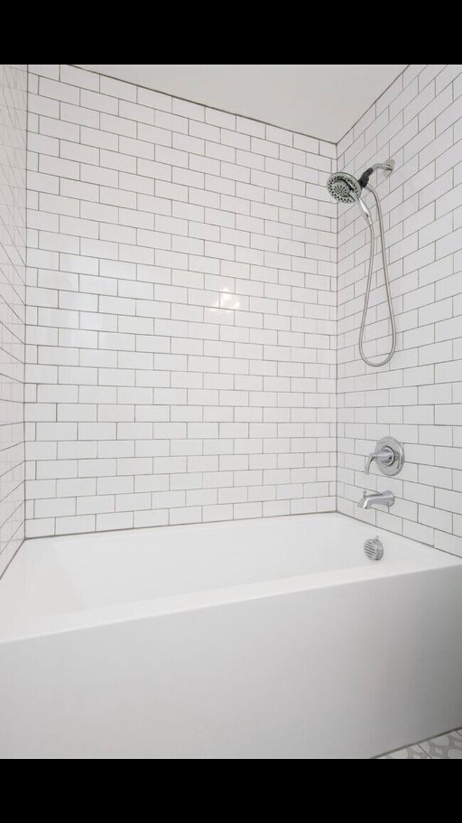 Building Photo - 5017 McLendon Dr