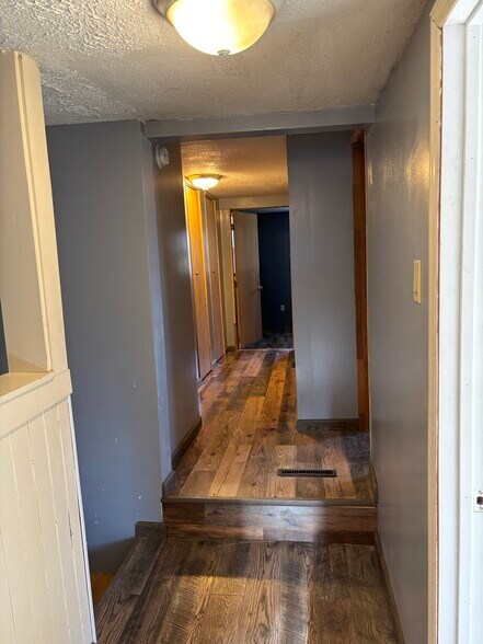 Building Photo - 579 W Mahoning St